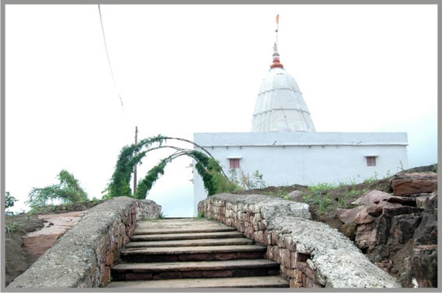 Shri 1008 Digamber Jain Atishay TirthKshetra, Pajnari, Madhya Pradesh