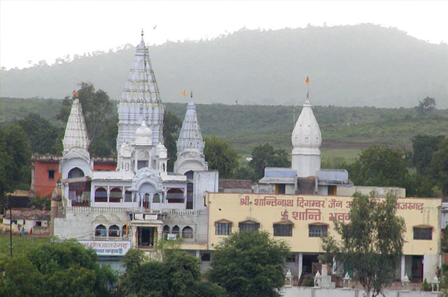 Shri Shantinath Digambar Jain Atishay Kshetra, Bajrangarh, Madhya Pradesh