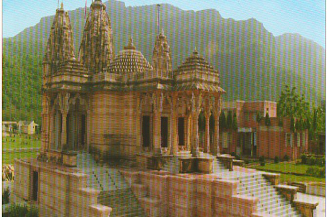 Shri Pavagarh Digambar Jain Sidh kshetra Kothi Pavagarh Gujarat