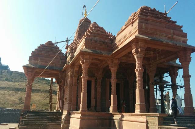 Shri Digambar Jain Tirth, Pushpgiri, Sonkatch, Madhya Pradesh