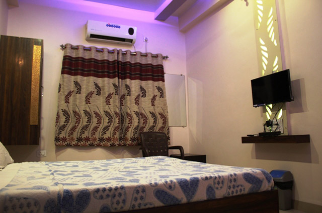 Deluxe Room AC