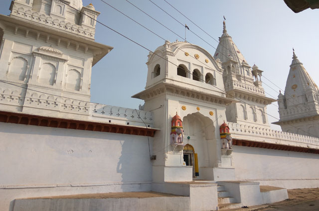 Shri Dev Pashvanath Digamber Jain Mandir Atishay Kshetra, Pidaruva, Madhya Pradesh